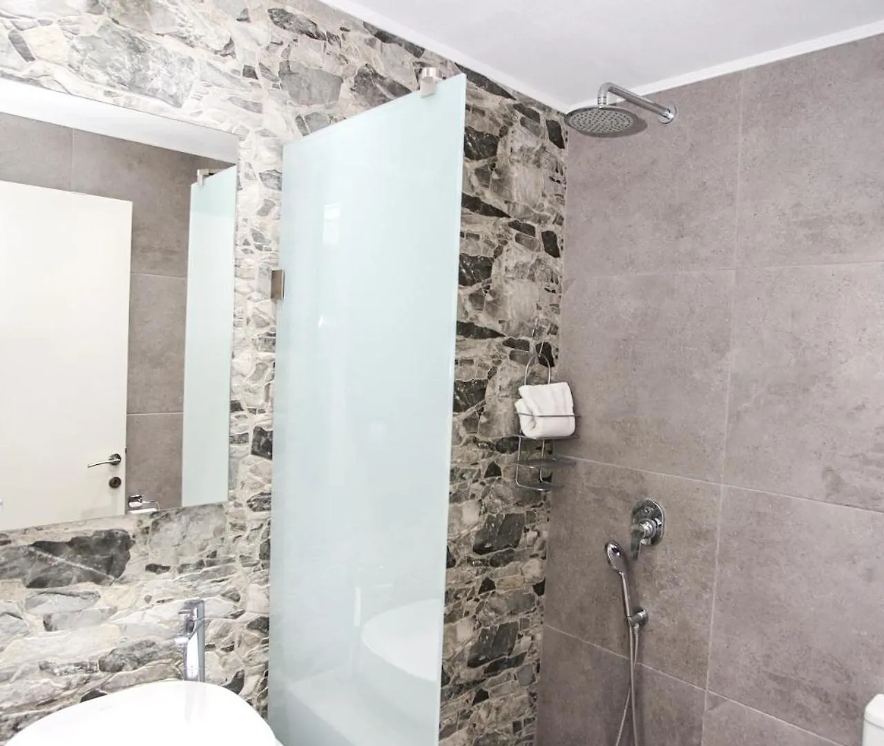 By The Sea Apartments-Studios Siviri