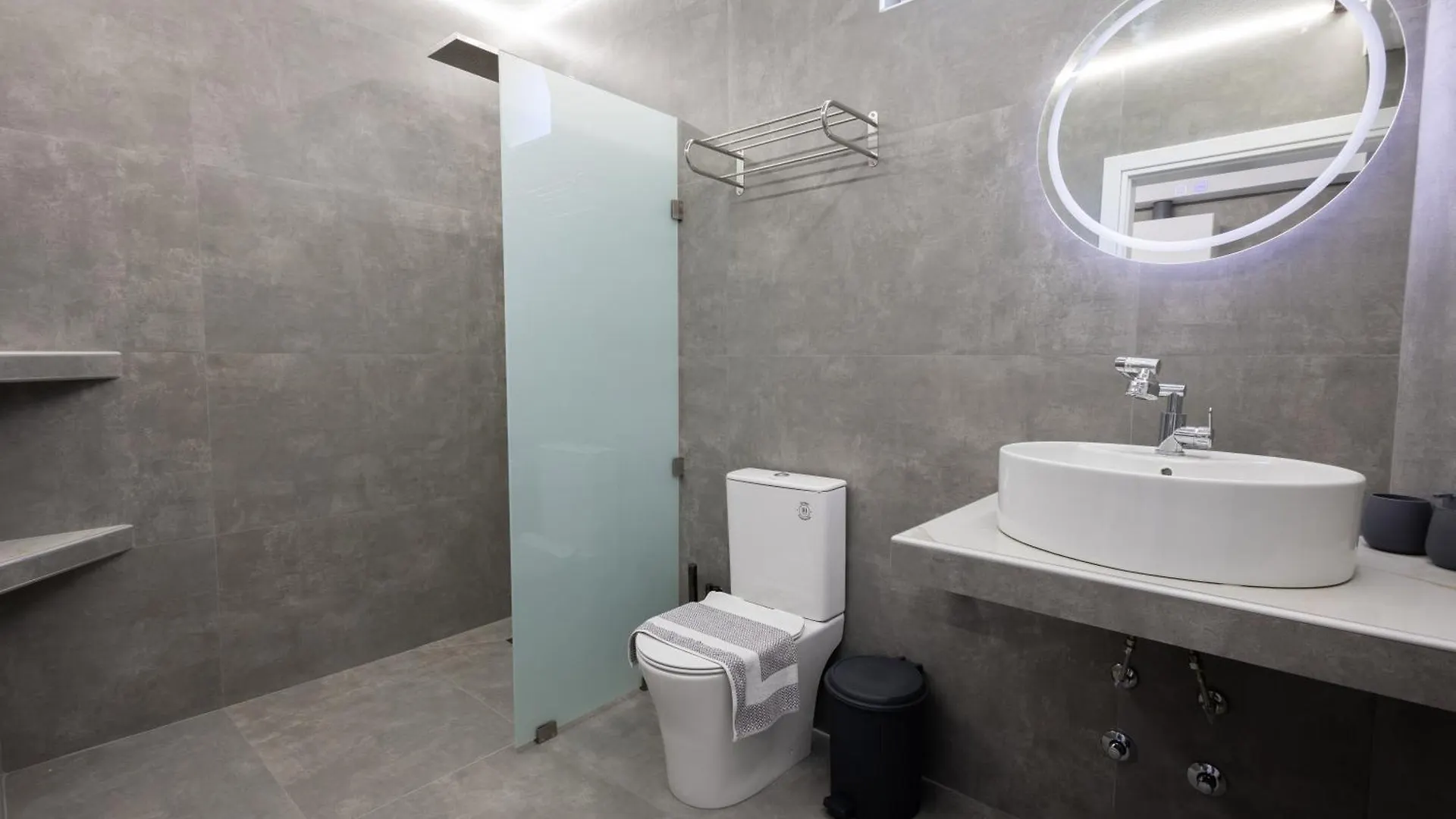 By The Sea Apartments-Studios 시비리 아파트