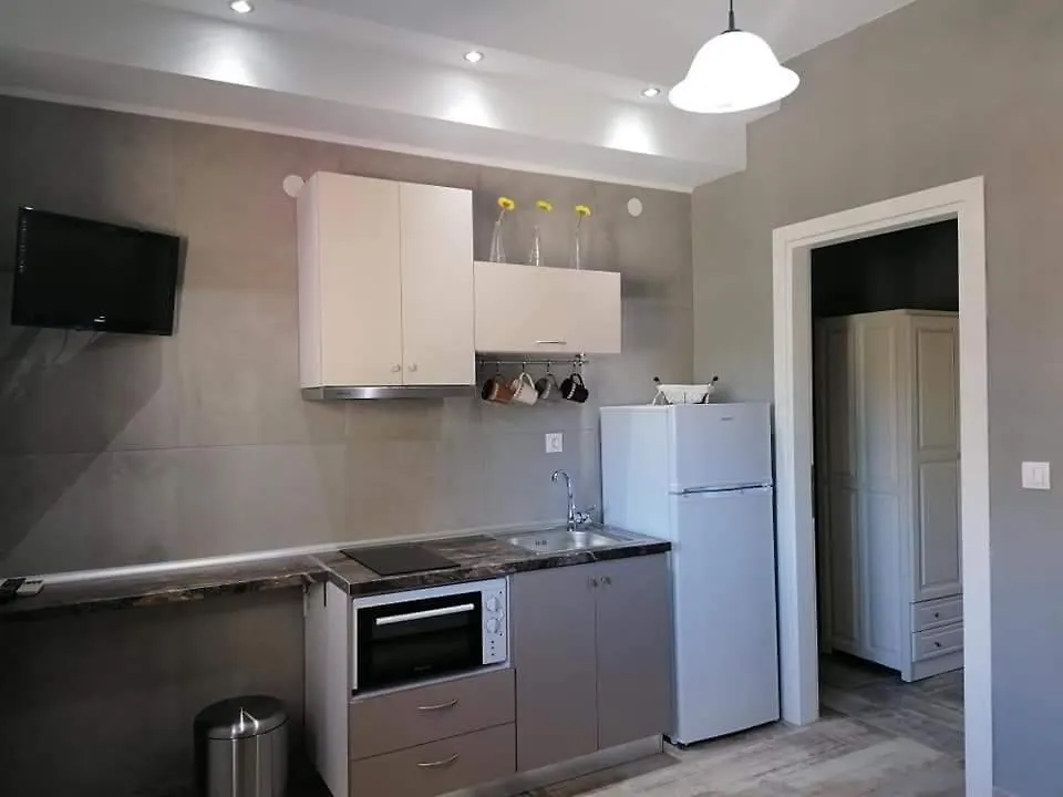 By The Sea Apartments-Studios Siviri