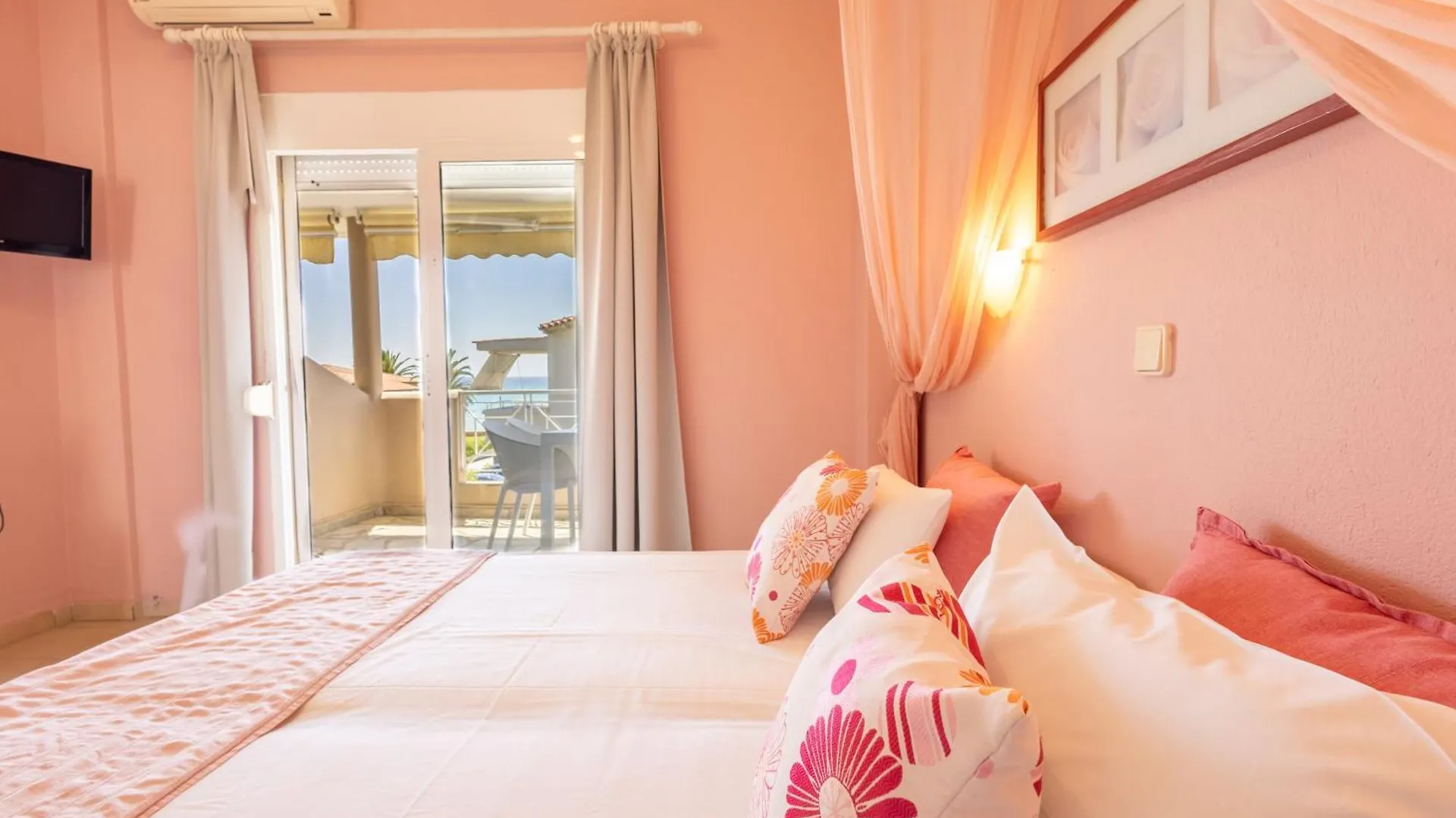By The Sea Apartments-Studios Siviri Apartment